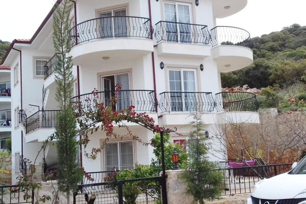 Kaş Güzey apart 3+1 Doğa ve deniz manzaralı Daire